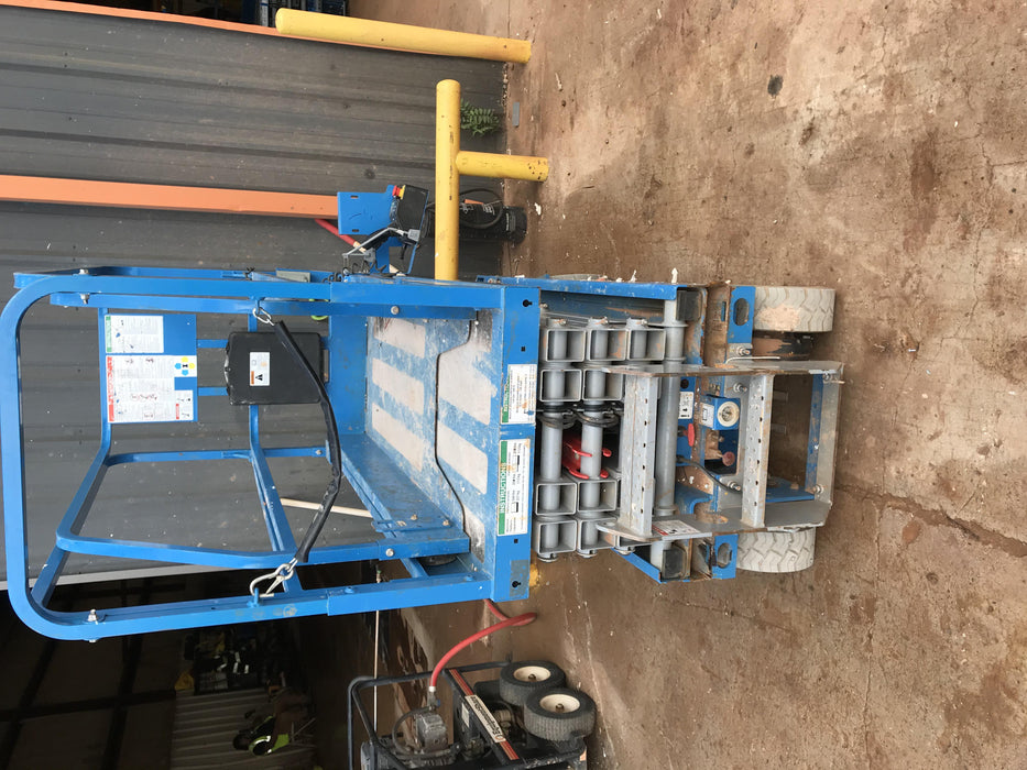 2019 Genie GS-1930 Fixed rails with chain Entry