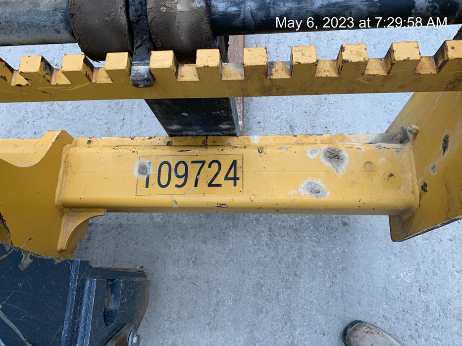 2020 JOHN DEERE 96" Loader Fork Carriage - John Deere