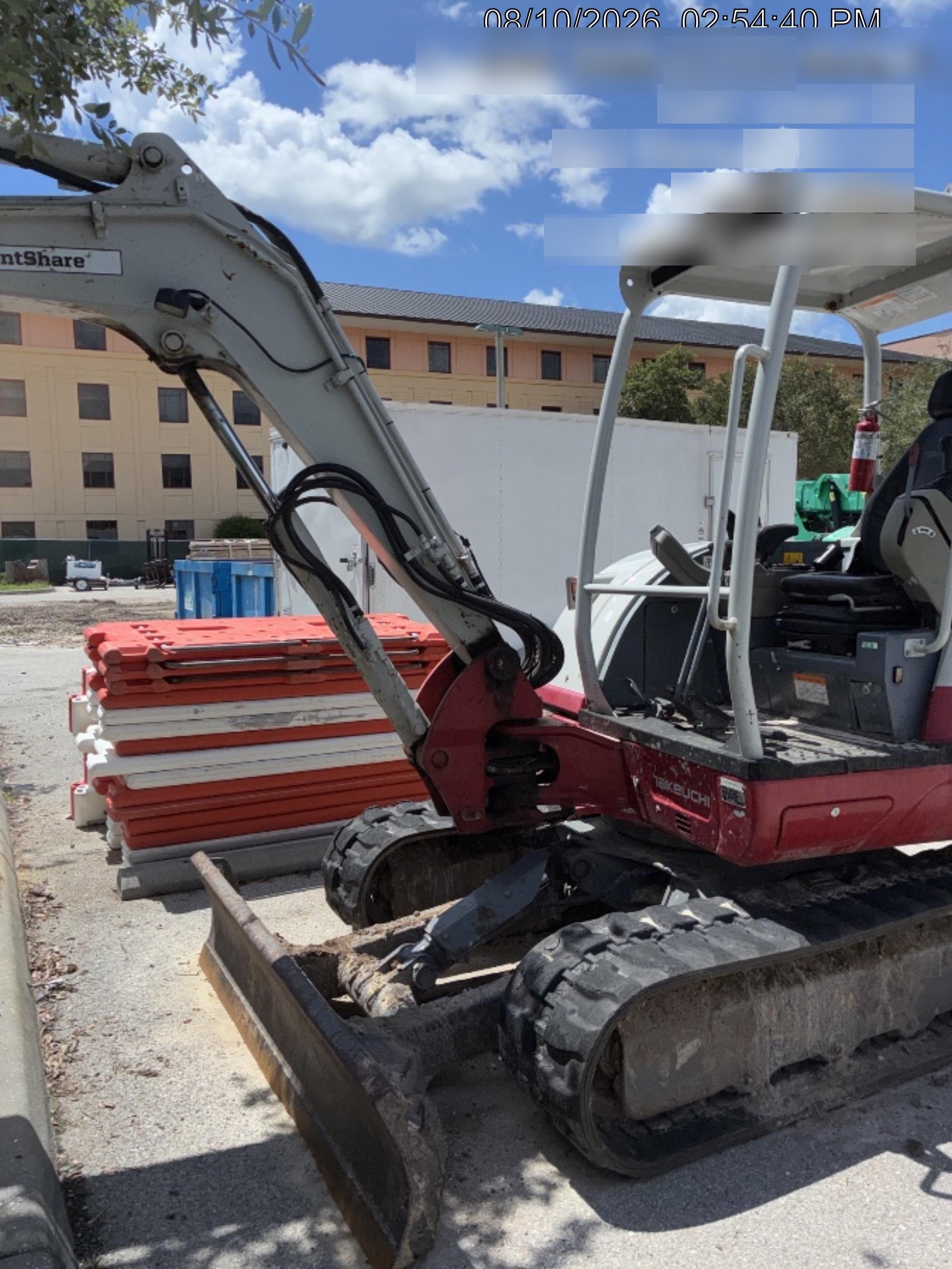 2023 TAKEUCHI TB250-2R