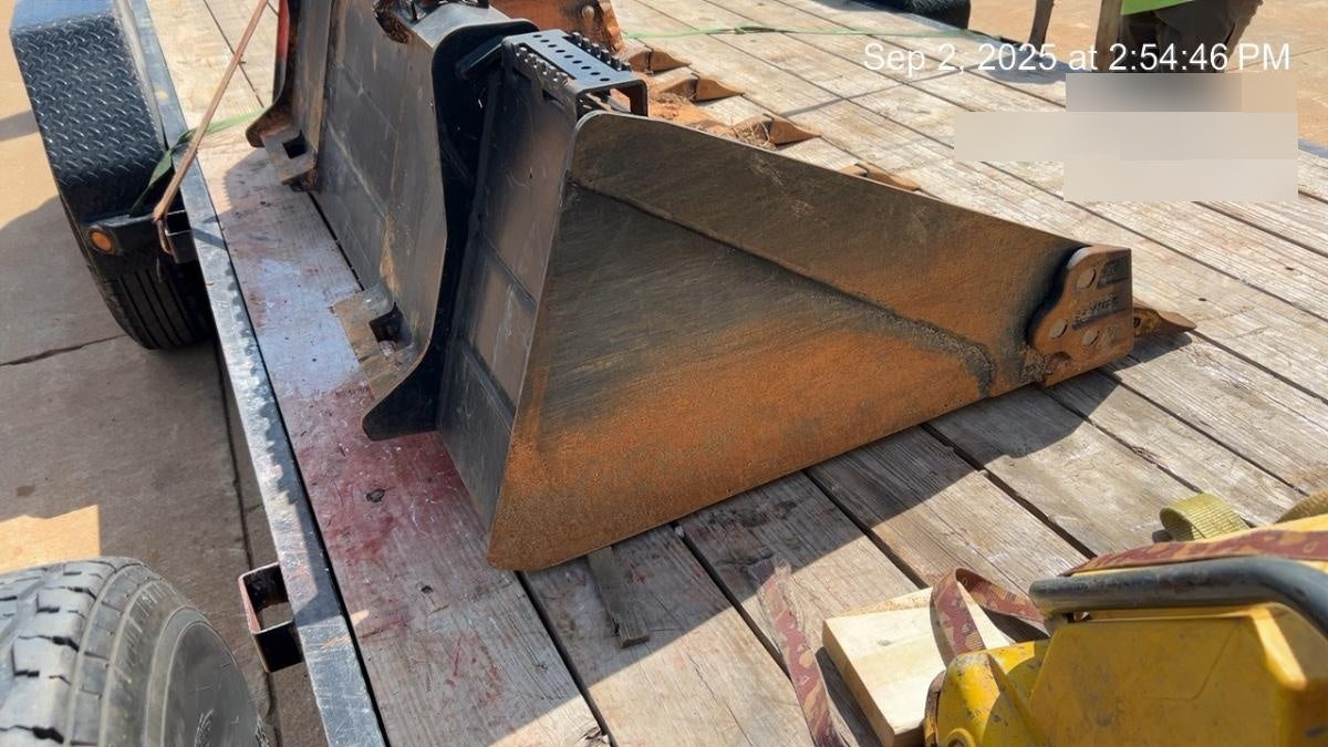 2025 EQUIPMENTSHARE 1006186 - 66" Tooth Bucket, CTL