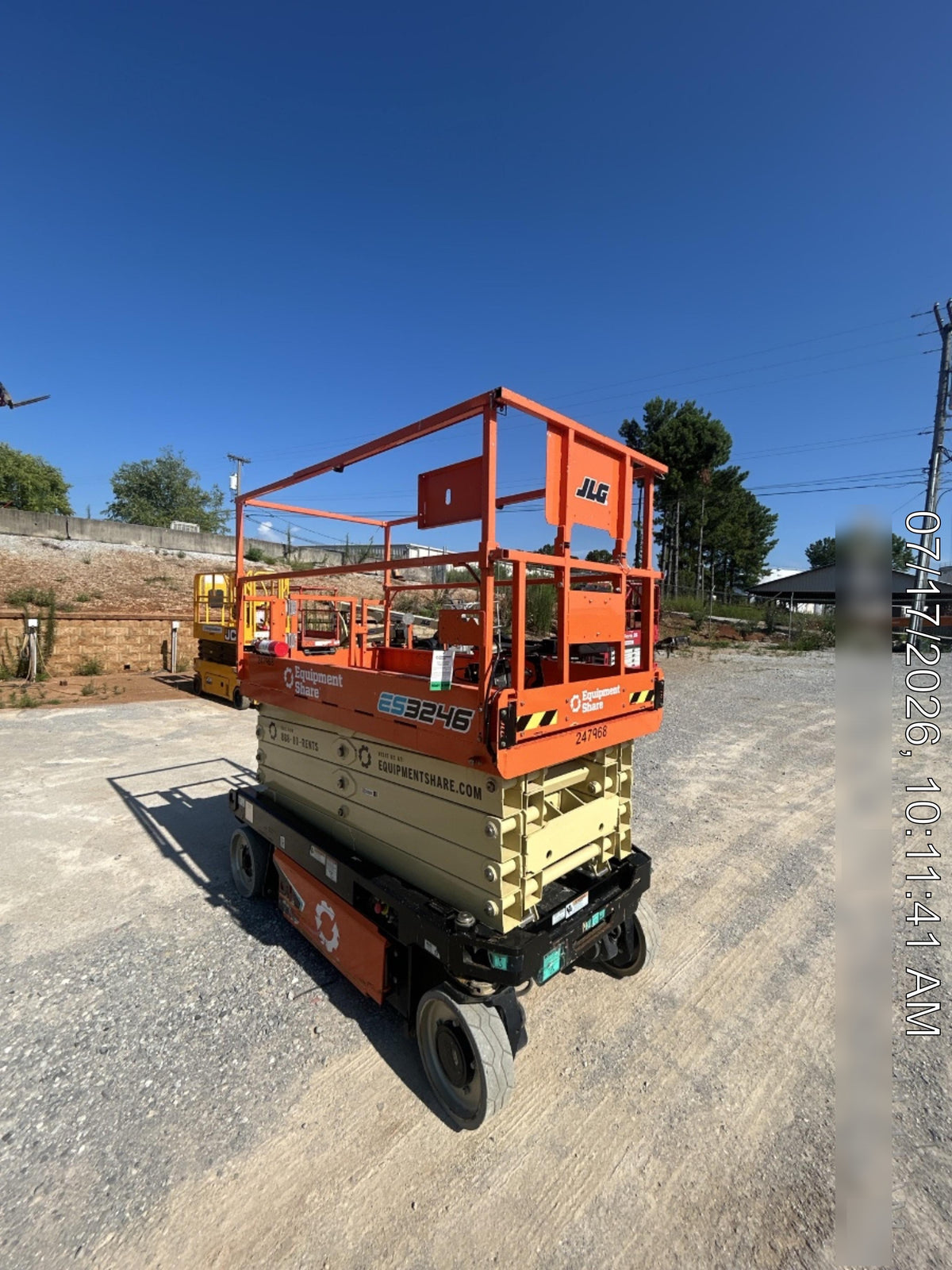 2022 JLG ES3246