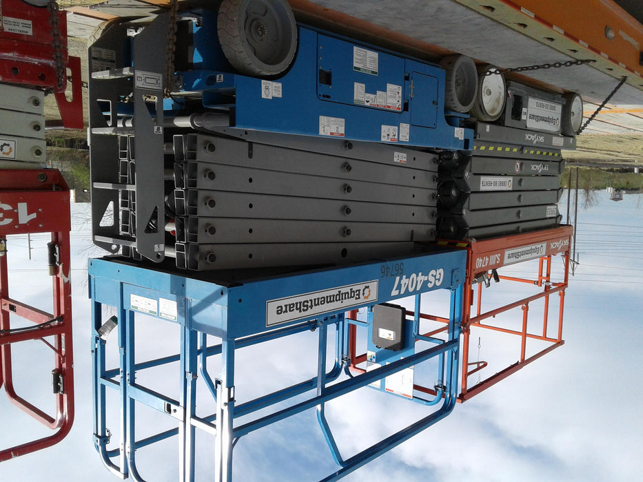 2019 Genie GS-4047 Folding rails with half height swing gate