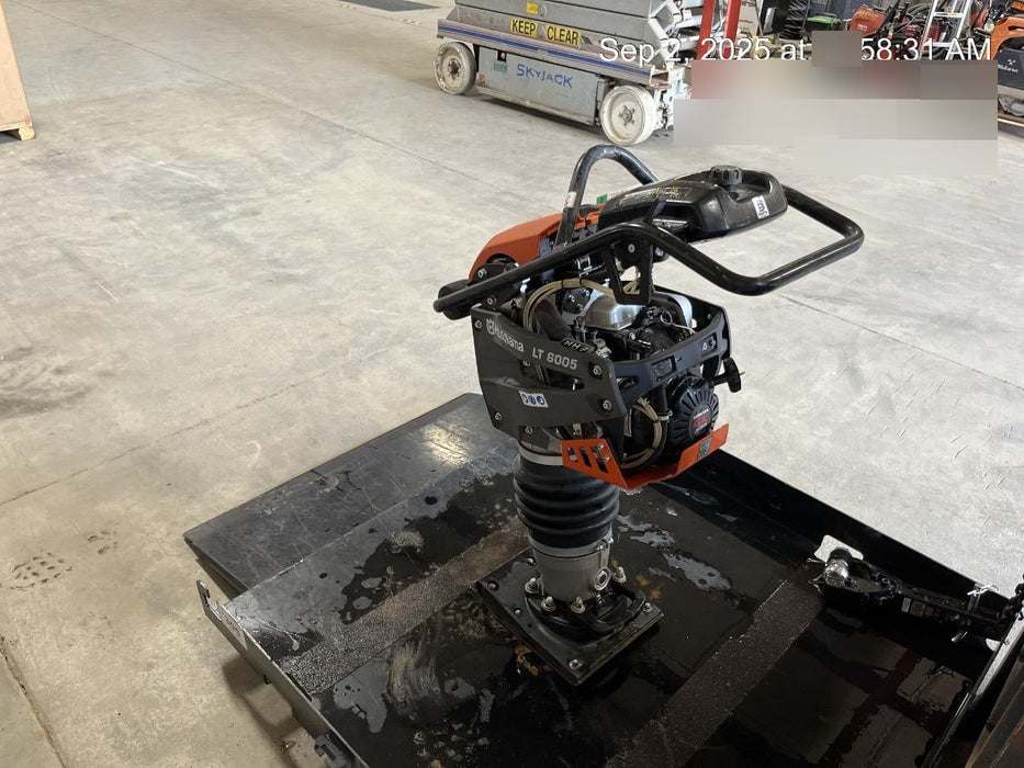 2025 HUSQVARNA LT6005