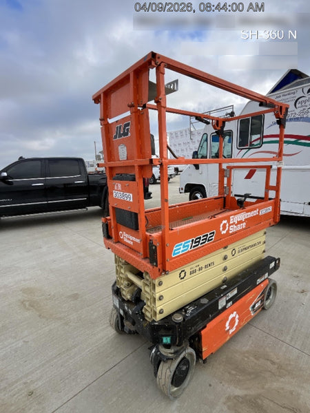 2023 JLG ES1932