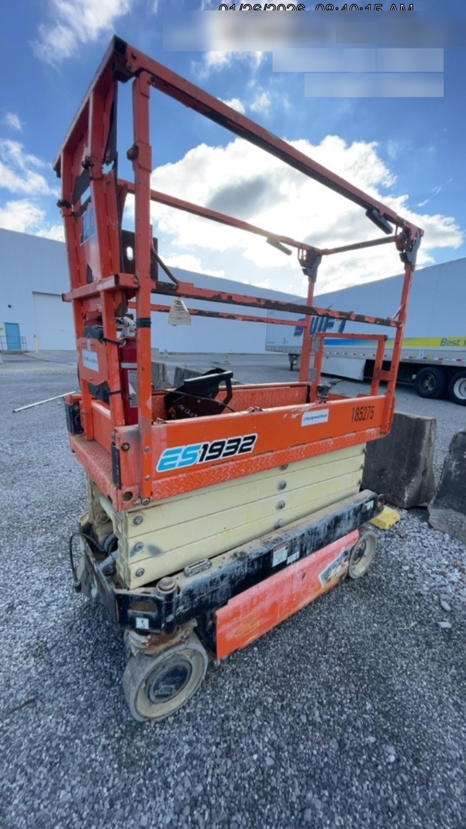 2021 JLG ES1932