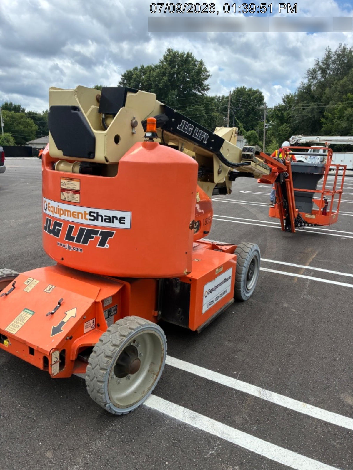 2019 JLG E400AJPN