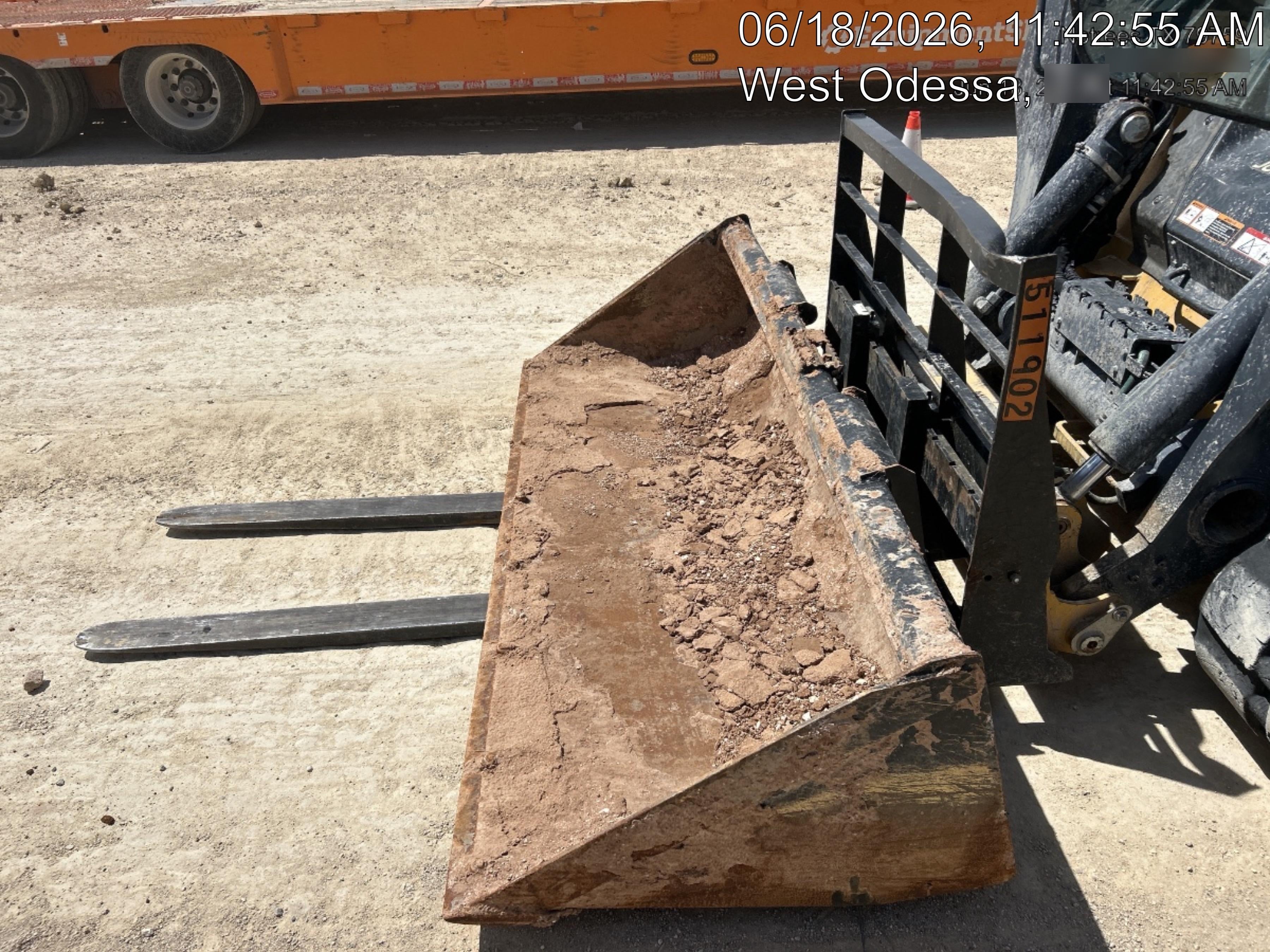 2025 ARROW MATERIAL HANDLING F5100CB - 72"