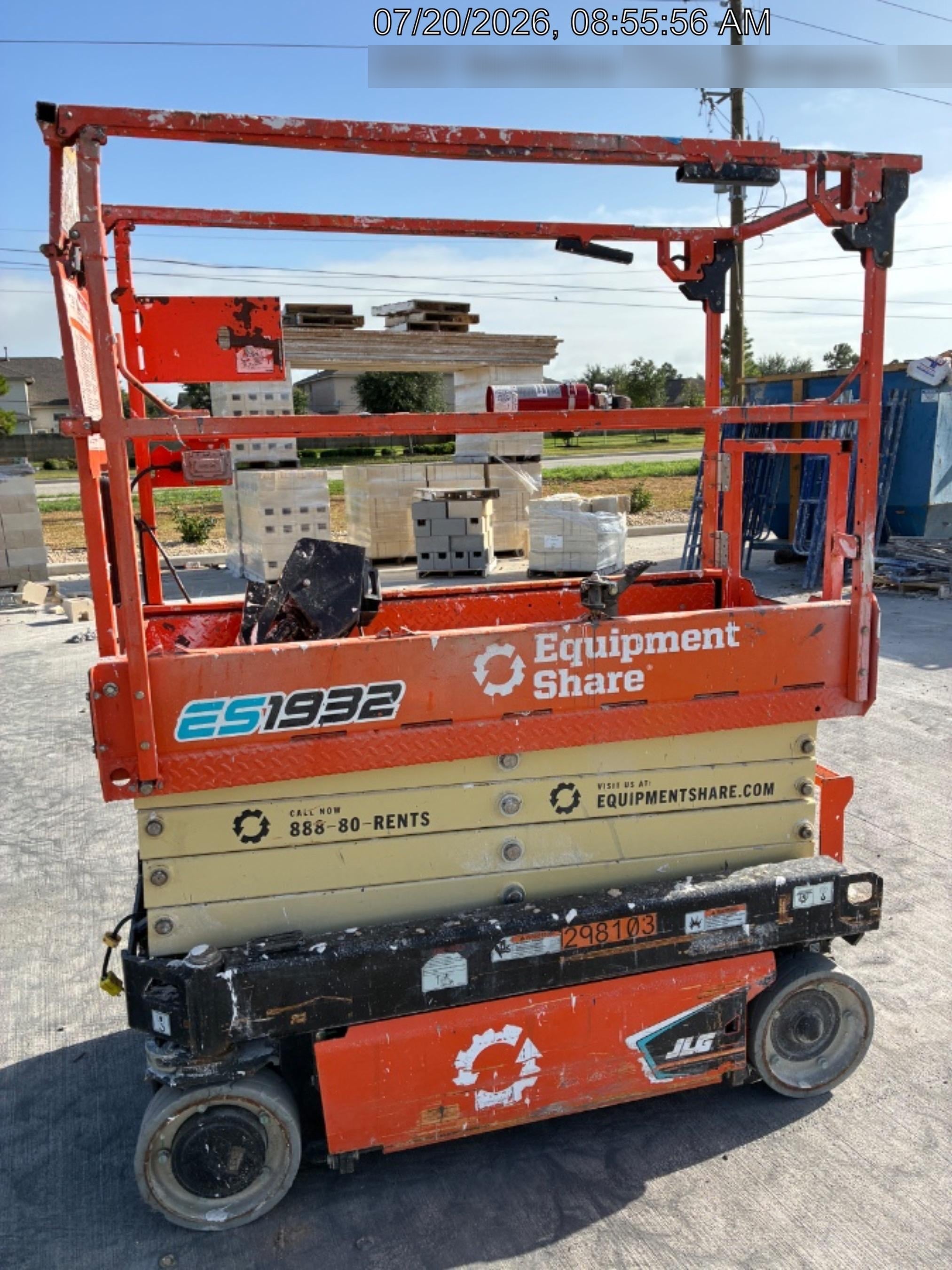 2023 JLG ES1932