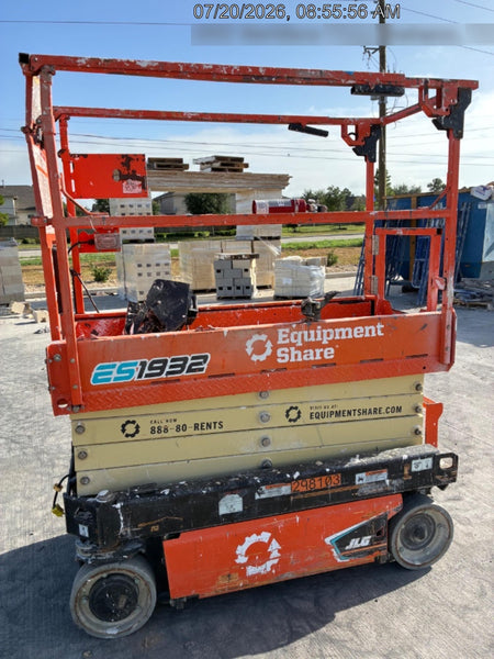 2023 JLG ES1932