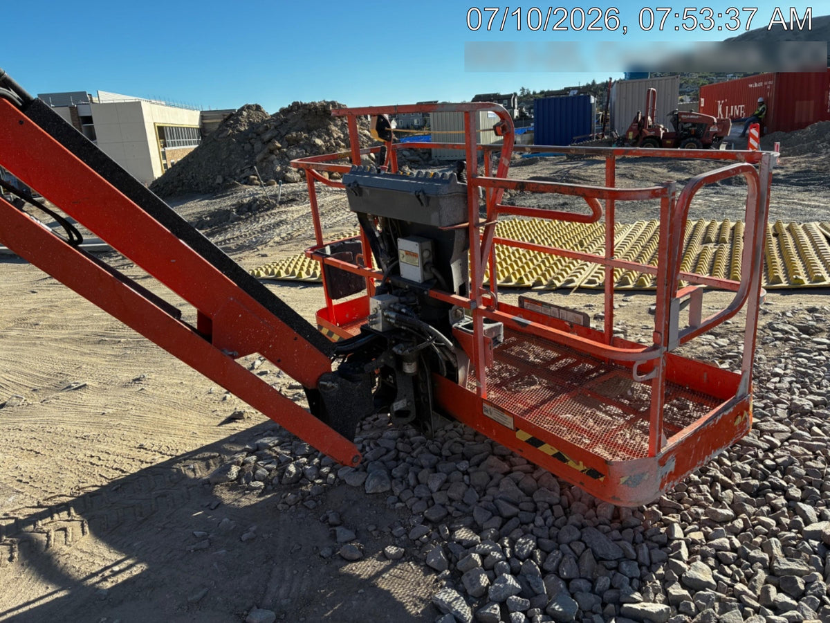 2022 JLG 660SJ