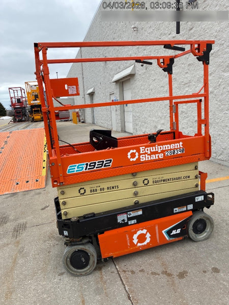 2022 JLG ES1932
