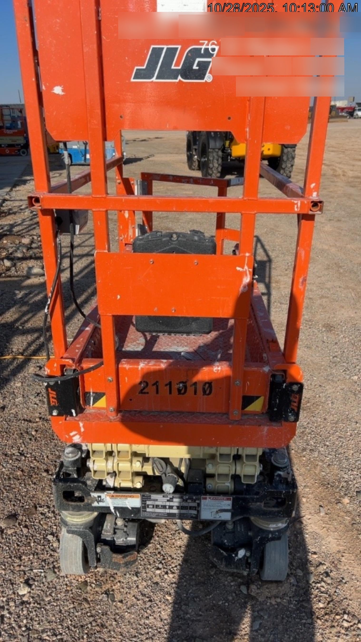 2022 JLG ES1330L