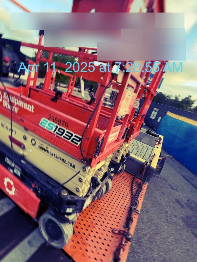 2023 JLG ES1932