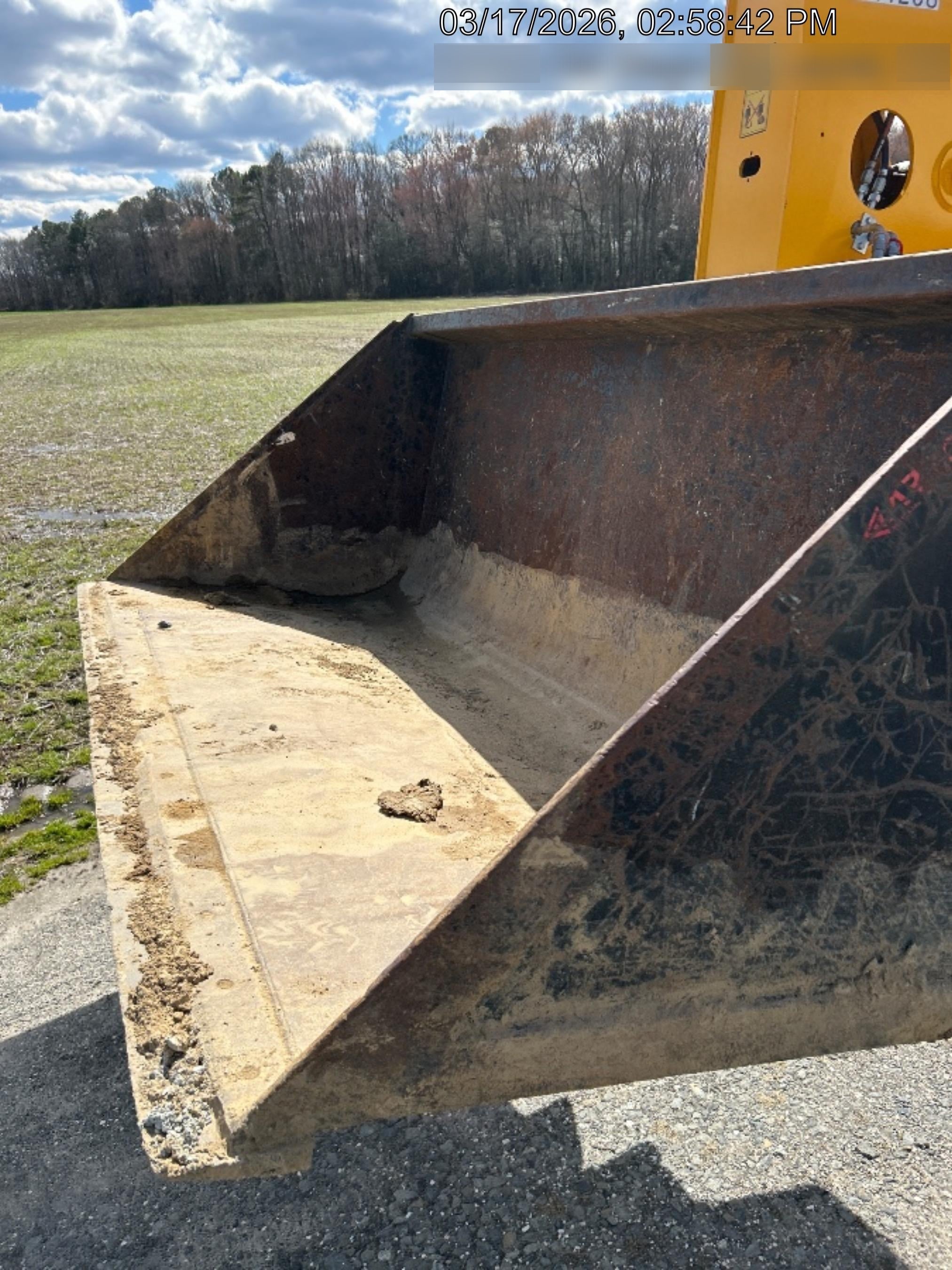 2020 ARROW MATERIAL HANDLING Telehandler Bucket Pin-On