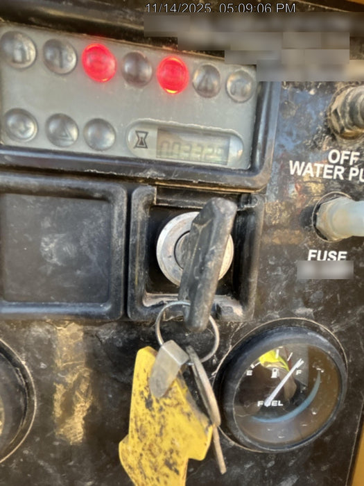 2023 Vac-Tron LP573XDT T4 Koehler Diesel Engine, 500 Gallon Debris Tank, x2 100 Gallon Water Tanks