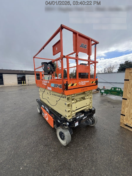 2022 JLG ES3246