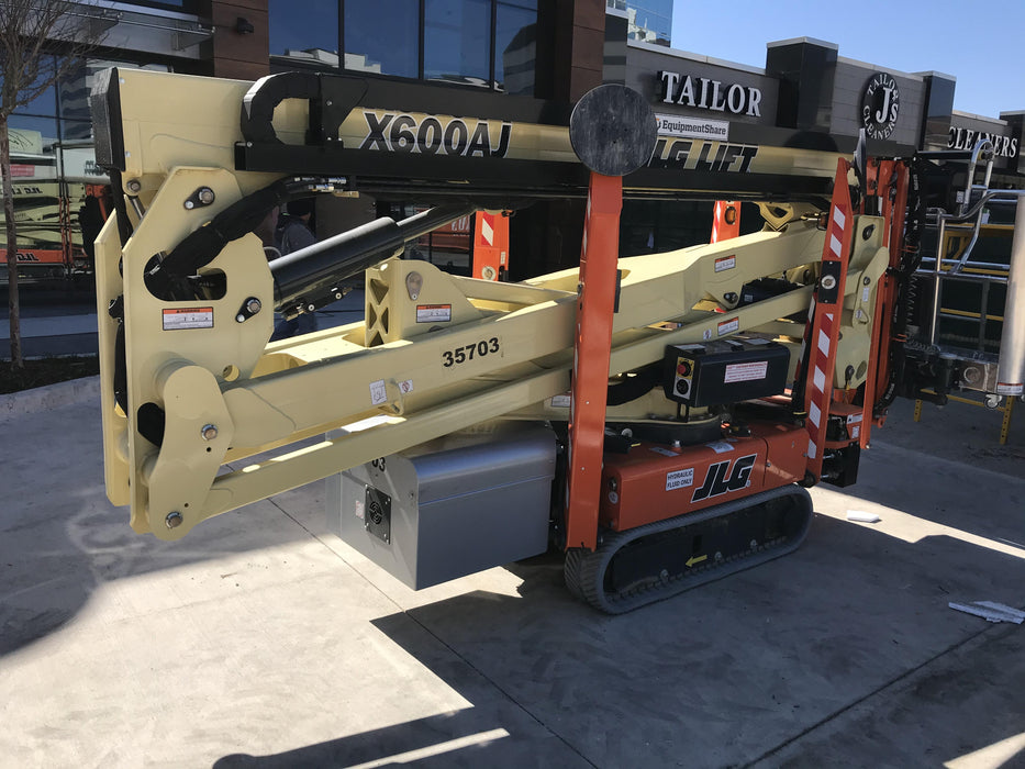 2019 JLG X600AJ