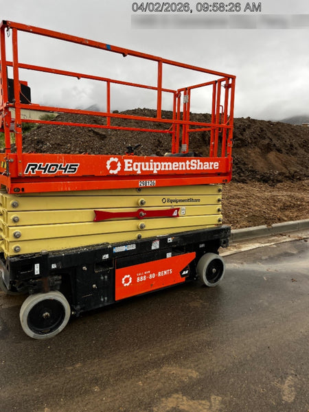 2023 JLG R4045