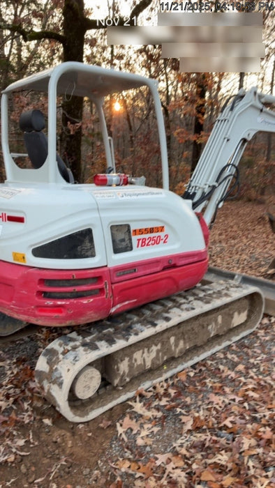 2021 TAKEUCHI TB250-2