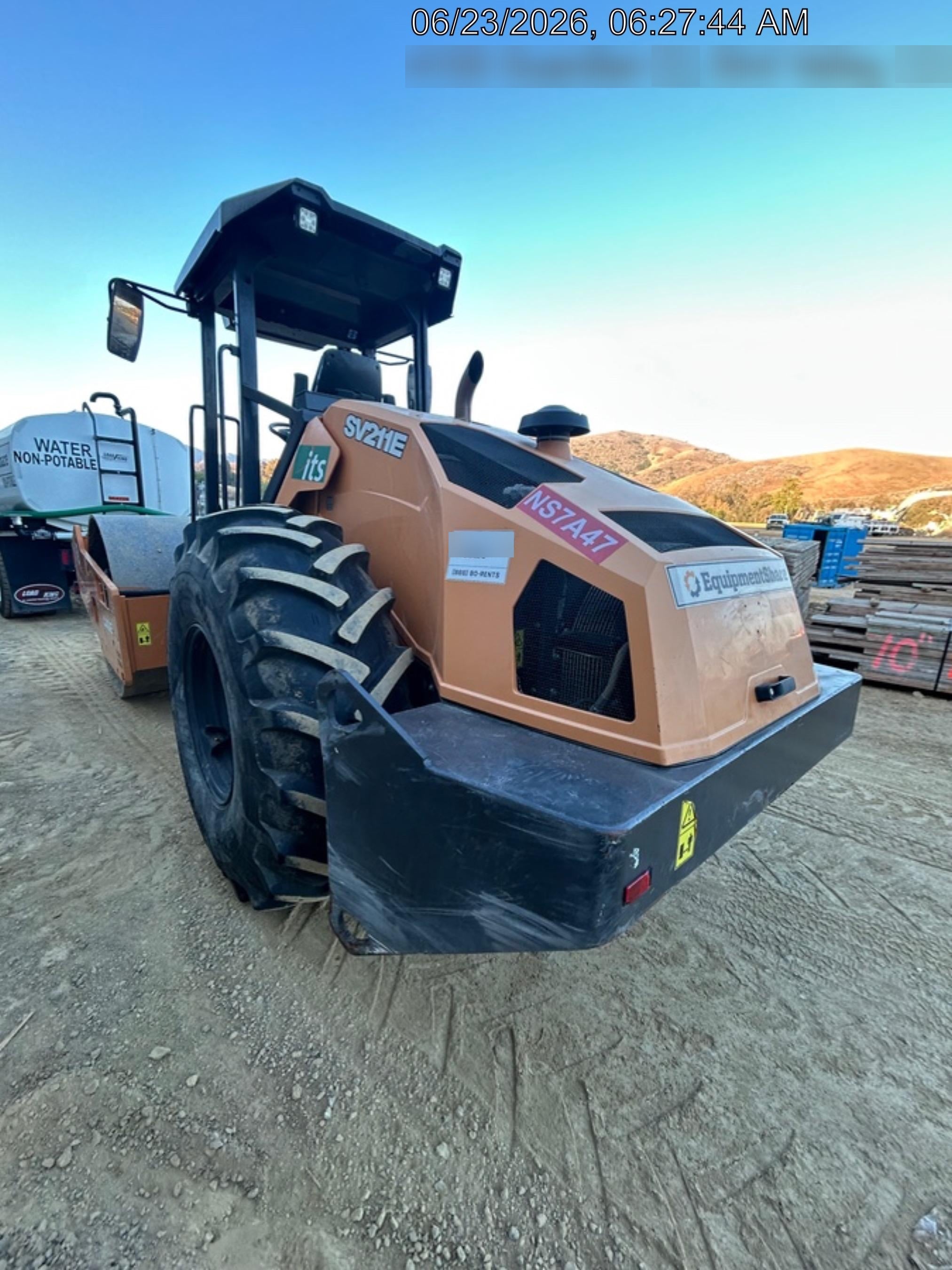 2023 CASE SV211E