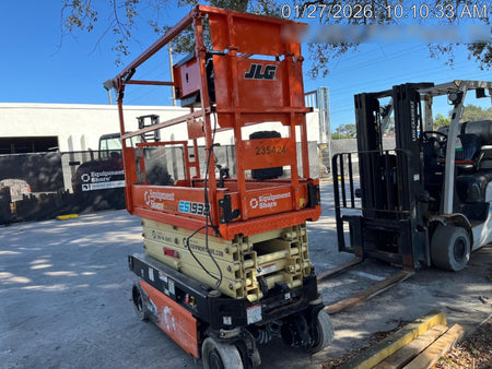 2022 JLG ES1932