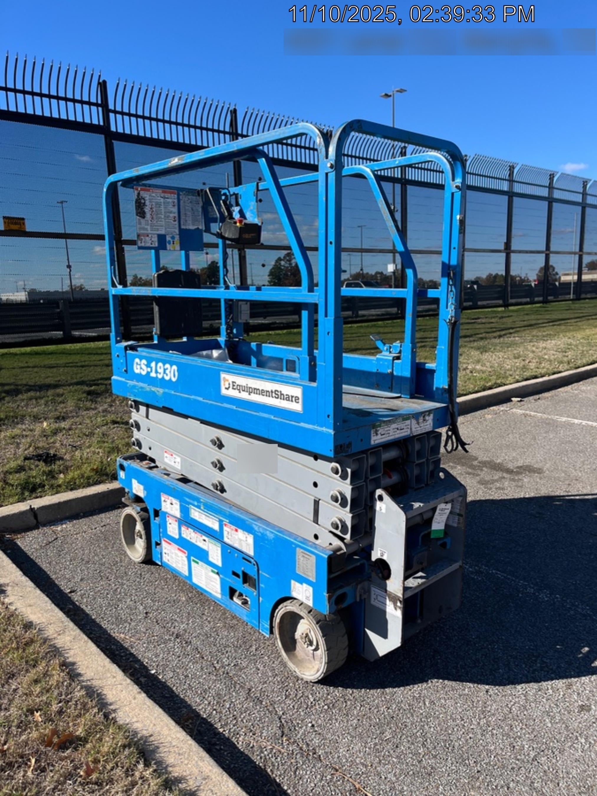 2019 Genie GS-1930 Fixed rails with chain Entry