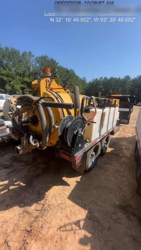 2021 Vac-Tron LP573XDT T4 Koehler Diesel Engine, 500 Gallon Debris Tank, x2 100 Gallon Water Tanks