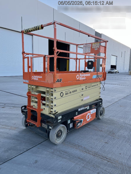 2022 JLG ES3246