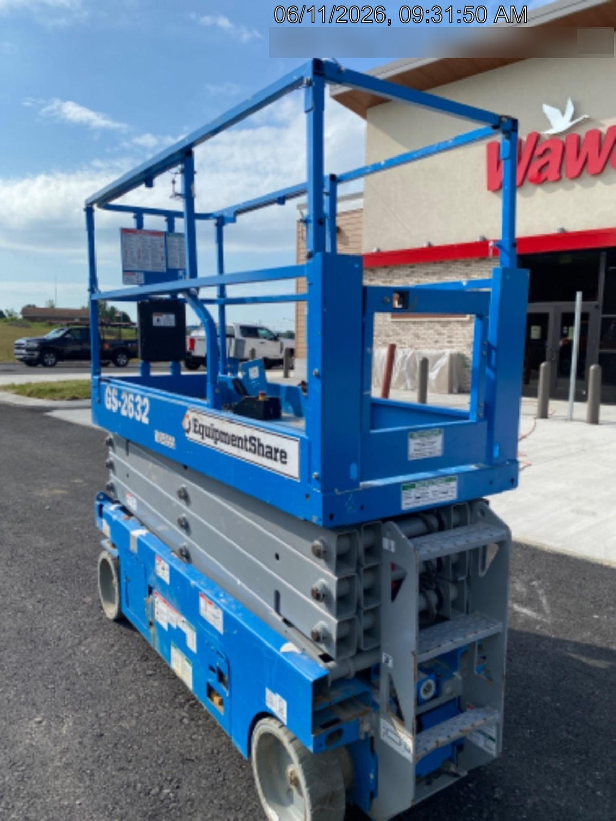 2020 Genie GS-2632 Solid NM Tires, Folding Rails with Half-Height Swing Gate, Beacon