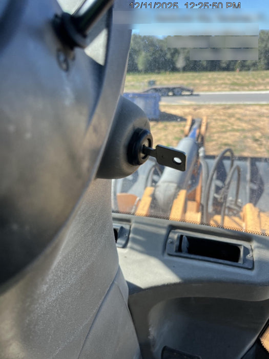 2016 Case 621F CLOSED CAB, JRB 416 STYLE HYD COUPLER