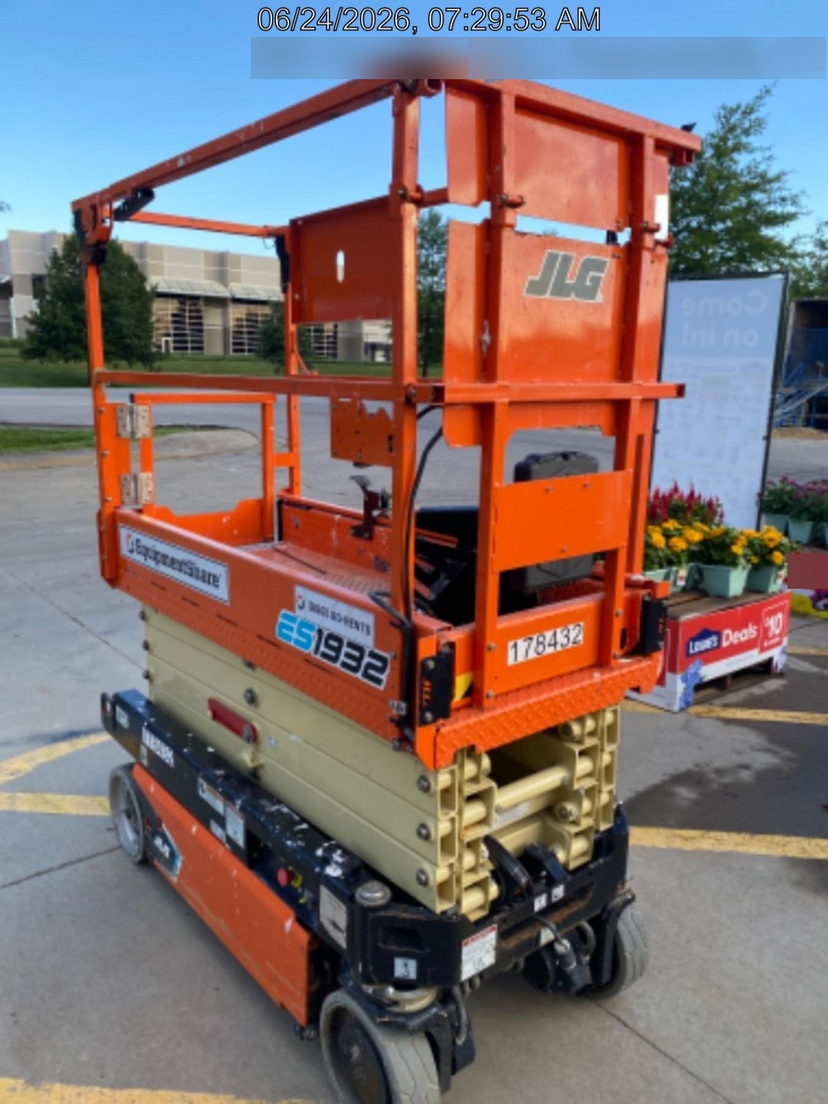 2021 JLG ES1932