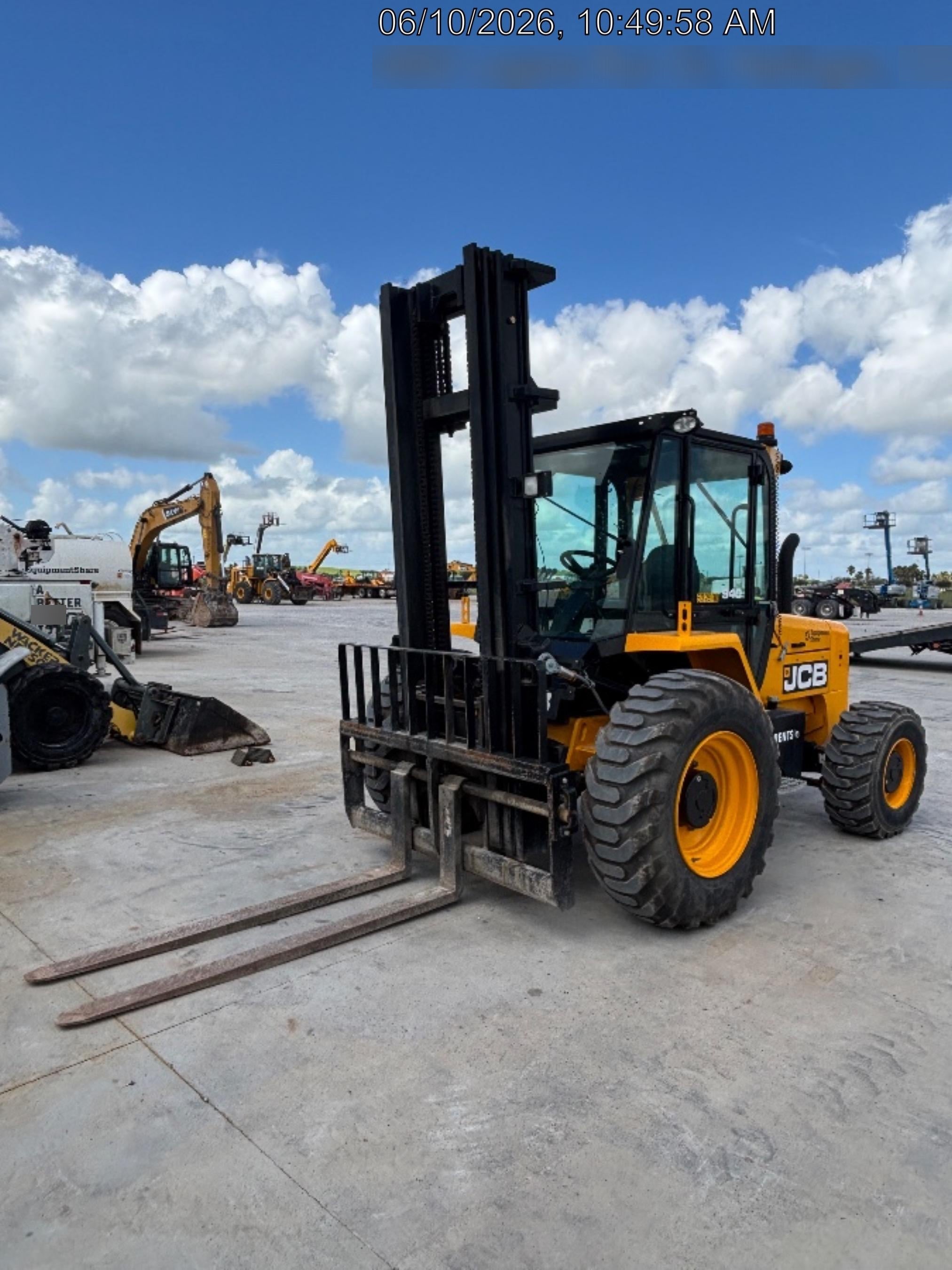 2025 JCB 940-4