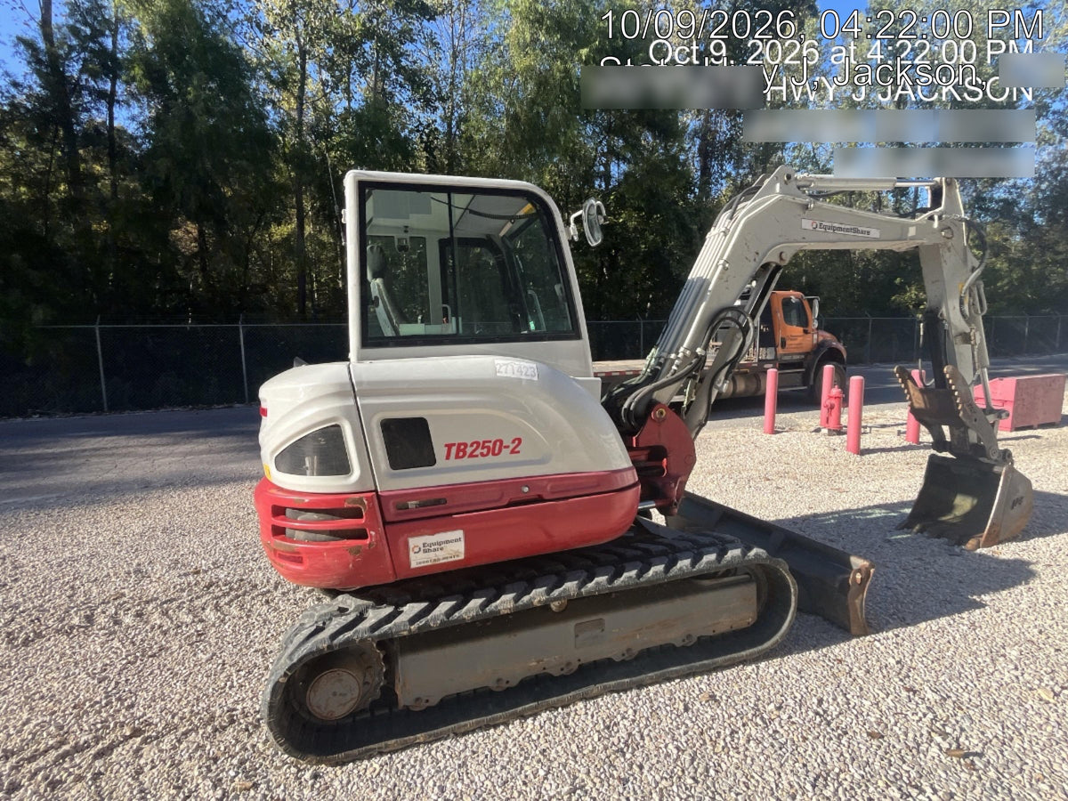 2022 TAKEUCHI TB250-2CR