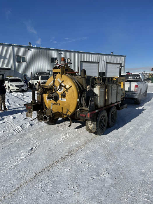 2021 Vac-Tron LP573XDT T4 Koehler Diesel Engine, 500 Gallon Debris Tank, x2 100 Gallon Water Tanks