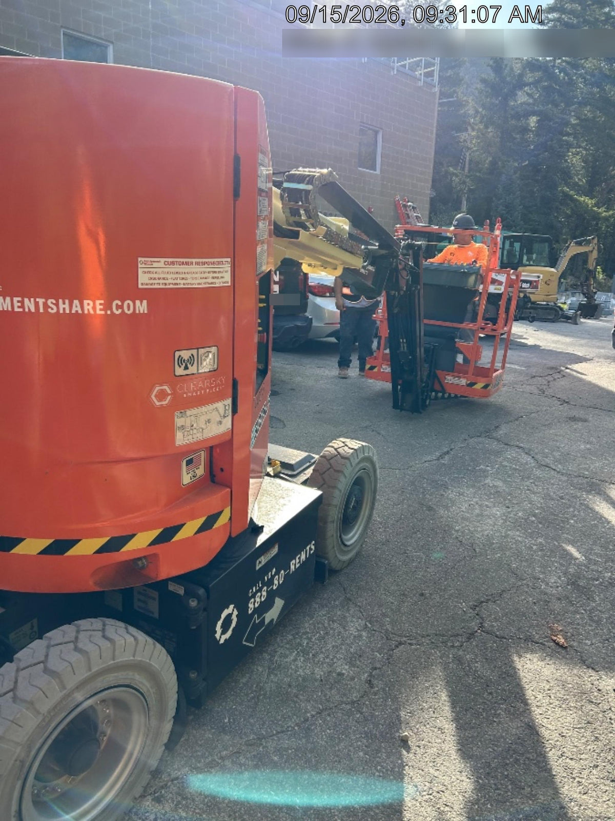 2024 JLG E300AJP