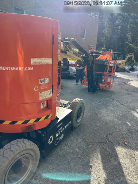 2024 JLG E300AJP