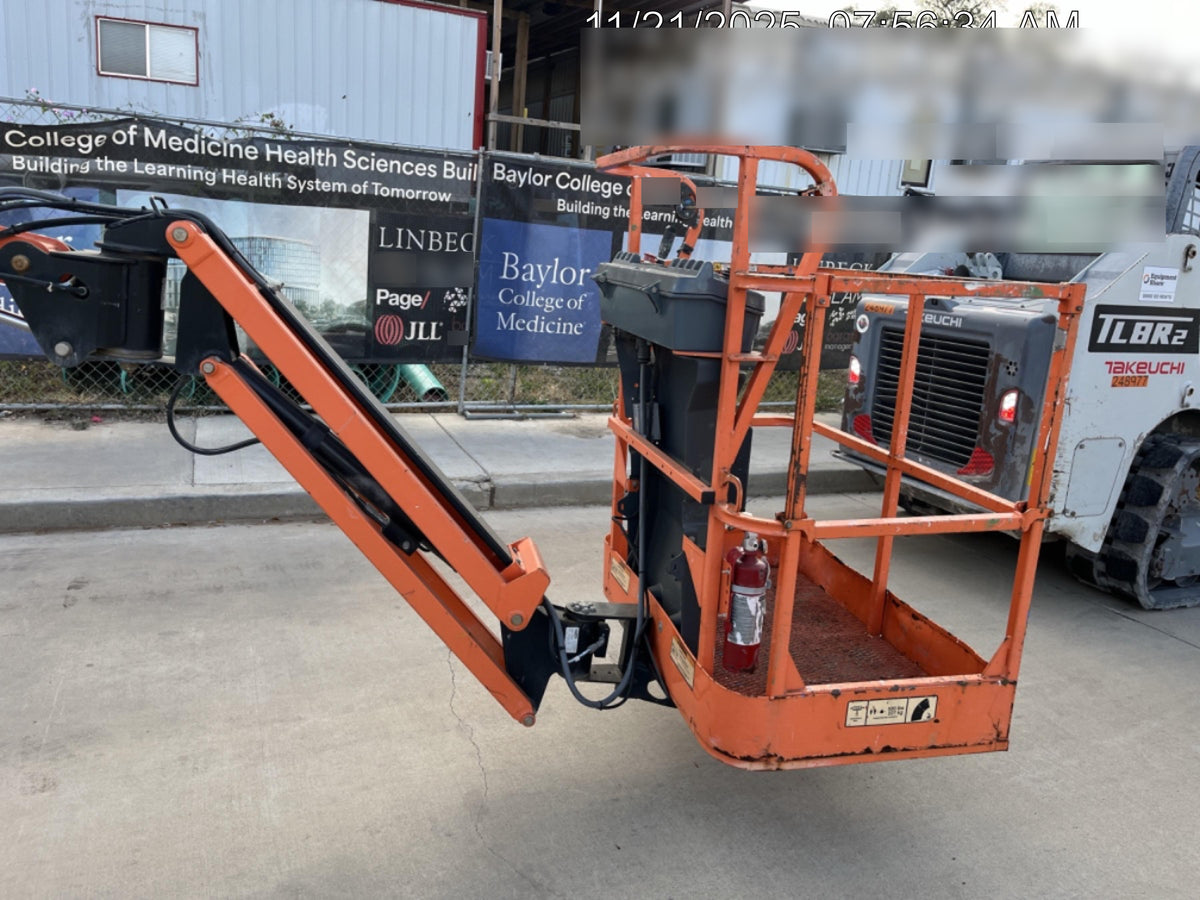 2019 JLG E300AJP