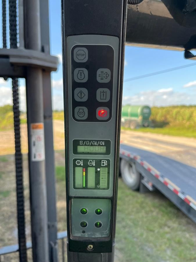 2022 CASE 586H