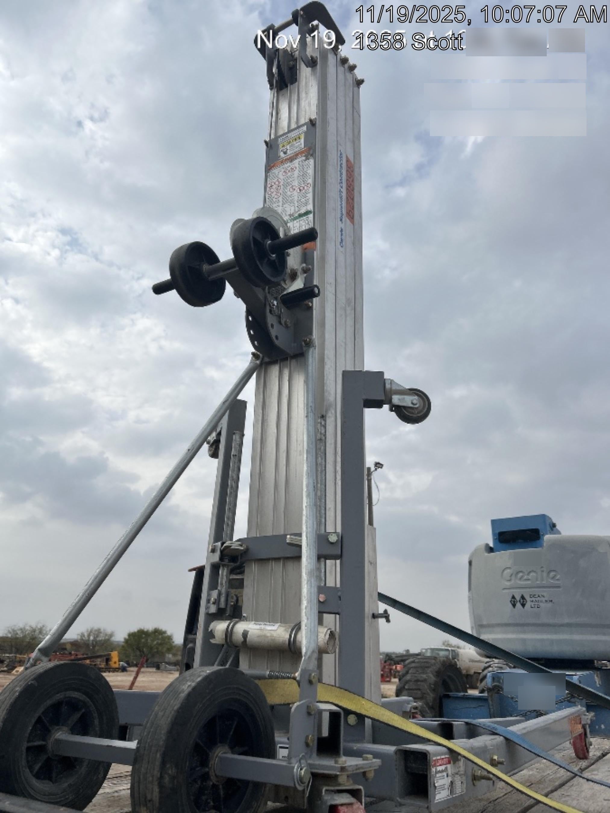 2023 GENIE SLC-24