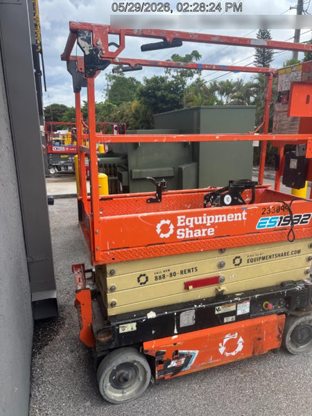 2022 JLG ES1932