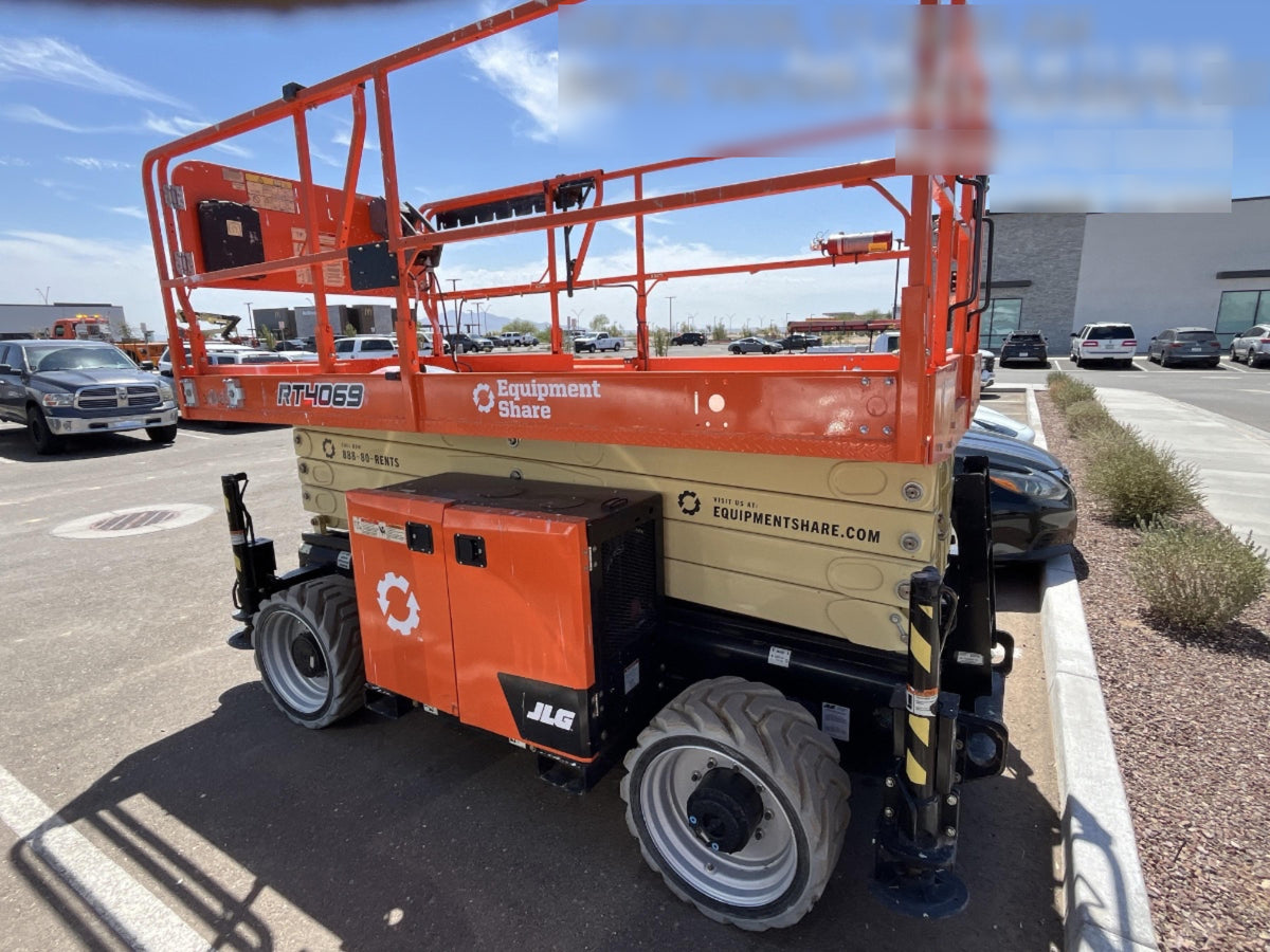 2023 JLG RT4069