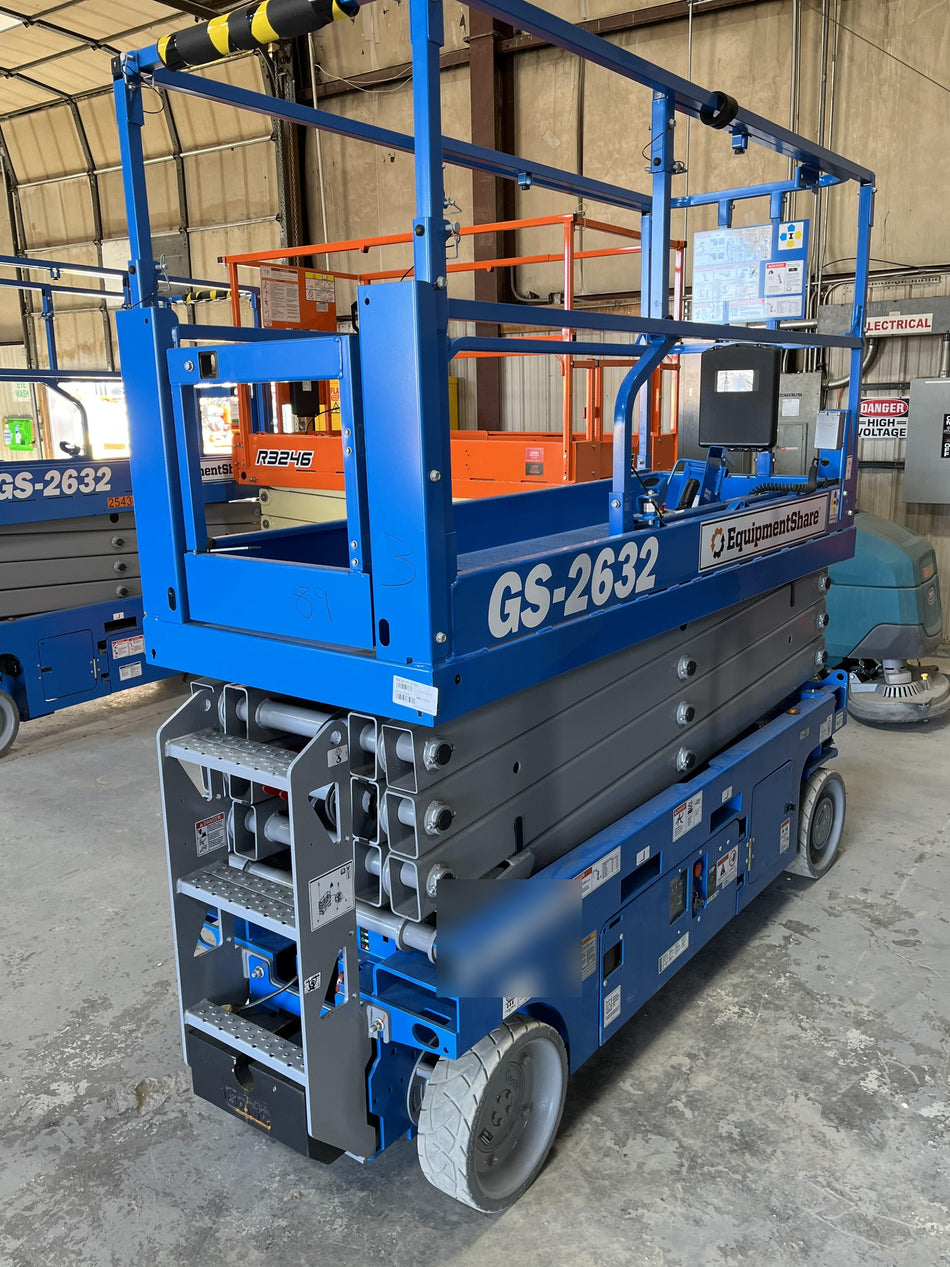 2023 GENIE GS-2632