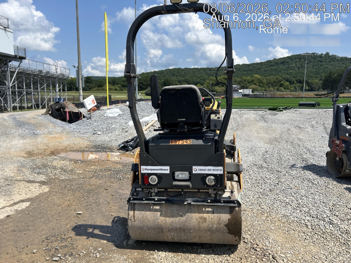 2021 CASE DV26E