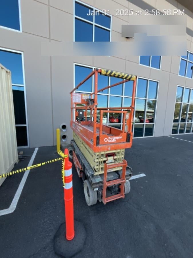 2022 JLG ES2632