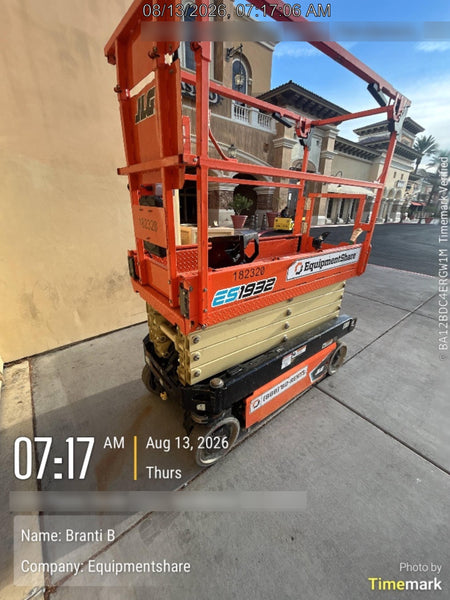 2021 JLG ES1932