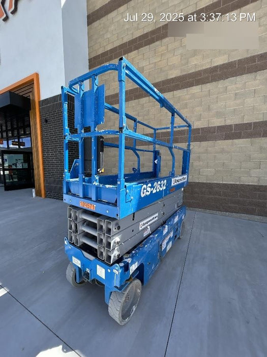 2020 Genie GS-2632 Solid NM Tires, Folding Rails with Half-Height Swing Gate, Beacon