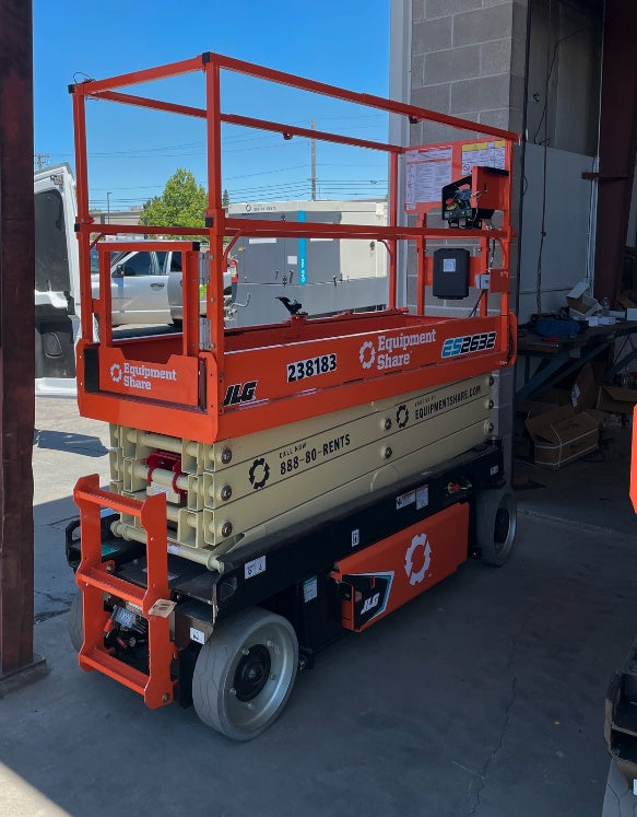 2022 JLG ES2632
