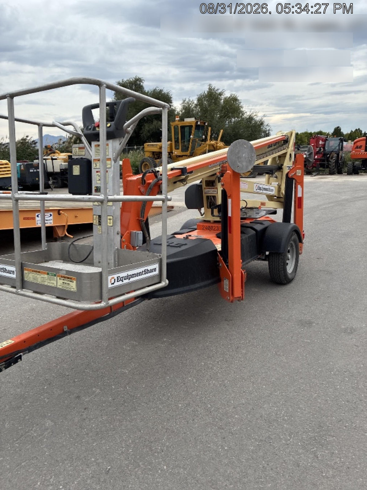 2022 JLG T350