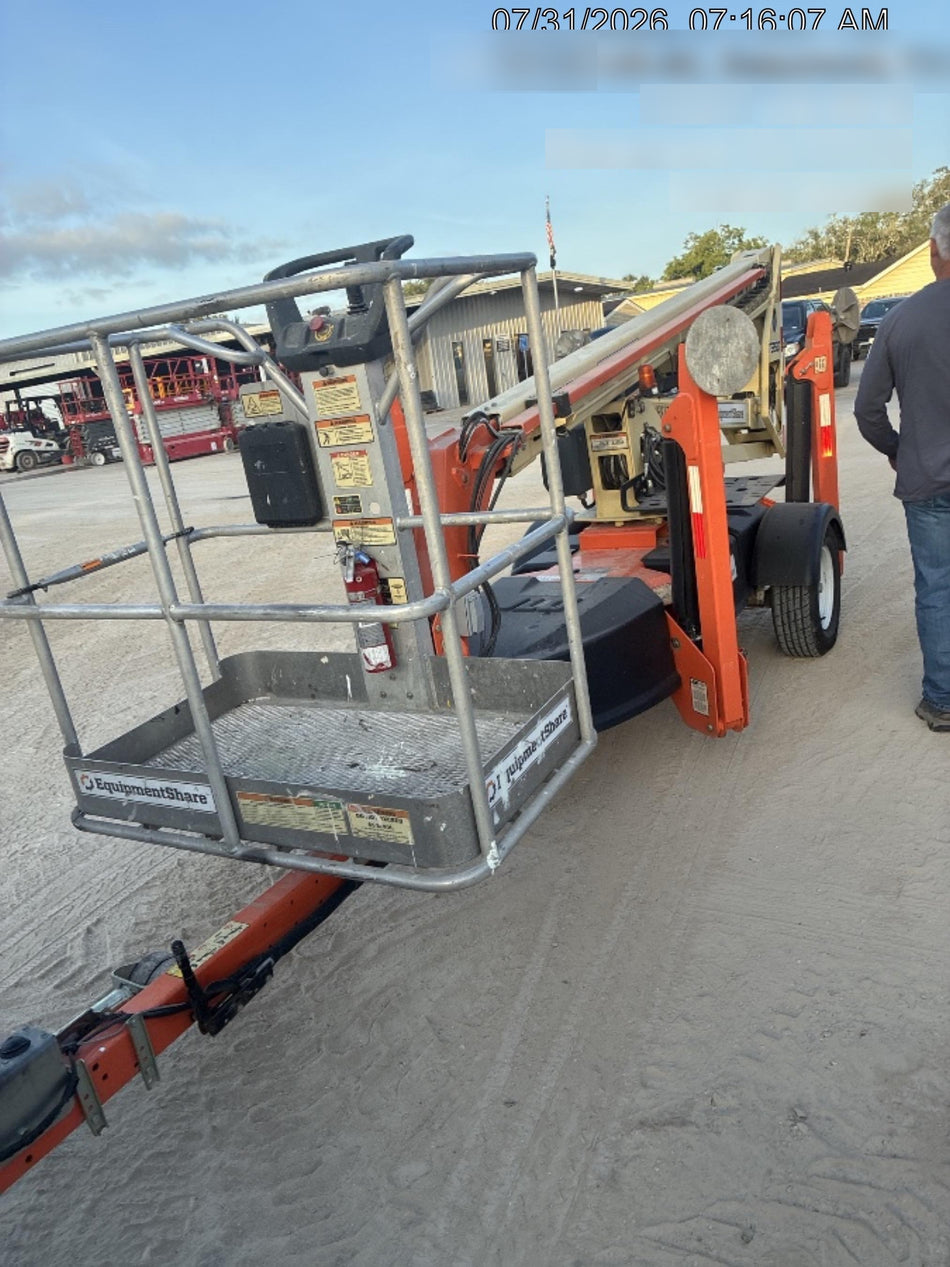 2022 JLG T350