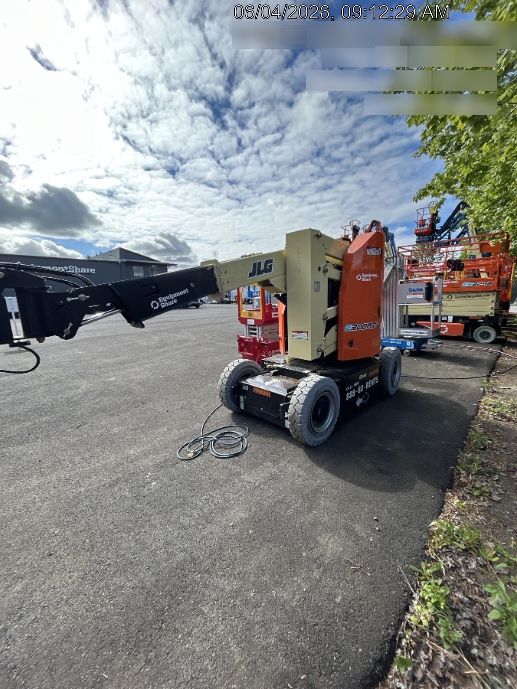 2025 JLG E300AJP